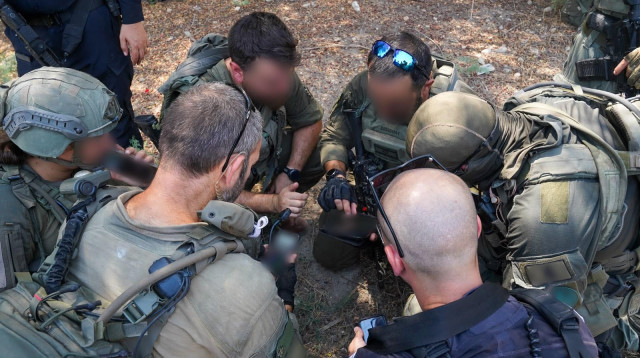 צה"ל במרחב בית מגוריו של המחבל (צילום: דובר צה"ל)