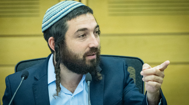 יו"ר ועדת החינוך של הכנסת, צבי סוכות (צילום:  Chaim Goldberg/Flash90)