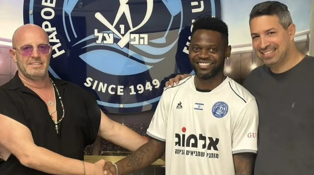 מאוויס צ'יבוטה חתם בהפועל עכו (צילום: אתר רשמי, הפועל עכו)