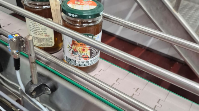 קו ייצור דבש במכוורת יד מרדכי (צילום: באדיבות יד מרדכי)