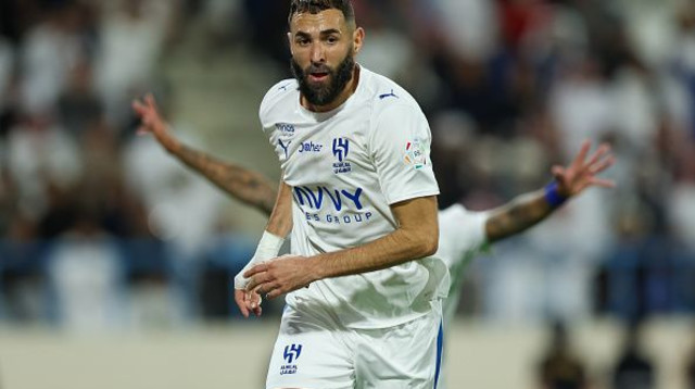 קארים בנזמה במדי אל הילאל (צילום: GettyImages)