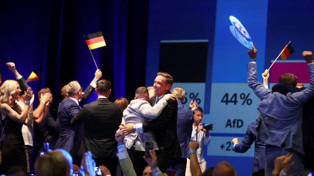 חגיגות מפלגת AFD לאחר הניצחון בבחירות (צילום: רויטרס)