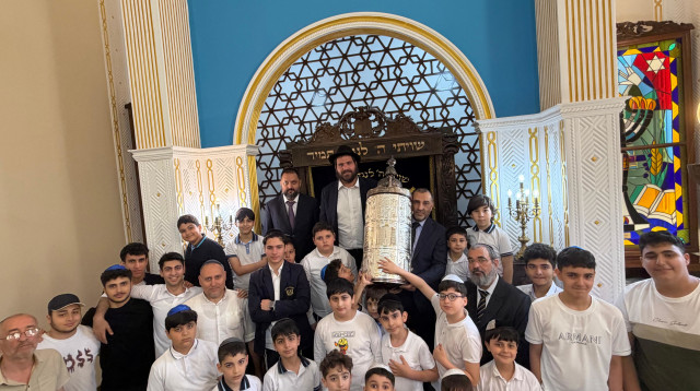 הכנות לחגים בקהילה היהודית באקו (צילום: באדיבות הקהילה היהודית באקו)