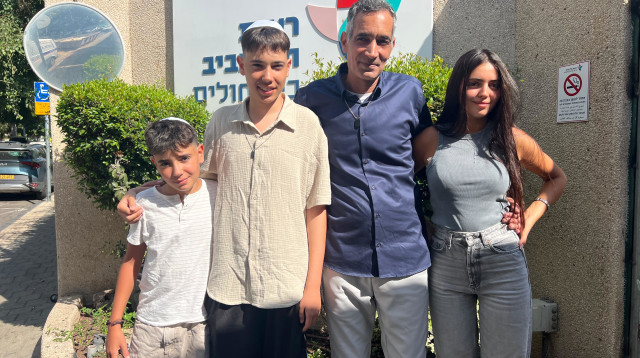 נתינה היא כמו נר שמדליק אחרים. משפחת שמואל (צילום: דוברות ביהח שיקומי רעות תל אביב)