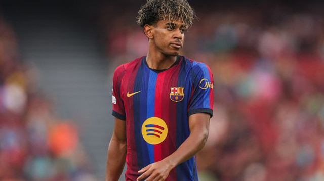 לאמין ימאל במדי ברצלונה (צילום: Getty Images Sport)