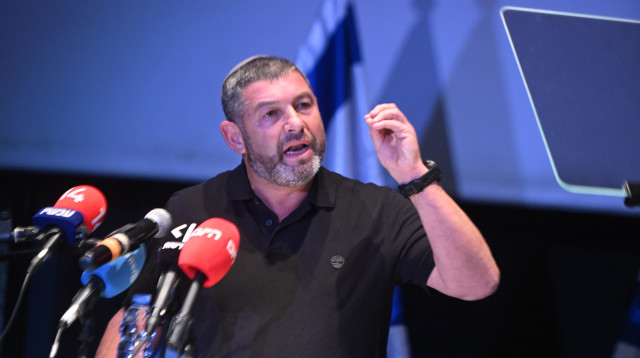עופר וינטר, בכנס בראשון לציון (צילום: אבשלום ששוני)