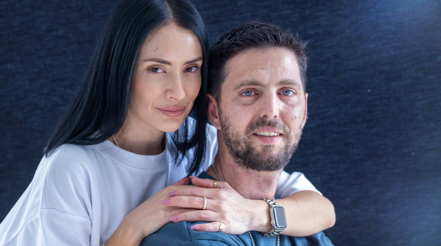 שורד השבי אלקנה בוחבוט ואשתו רבקה (צילום: יוסי אלוני)