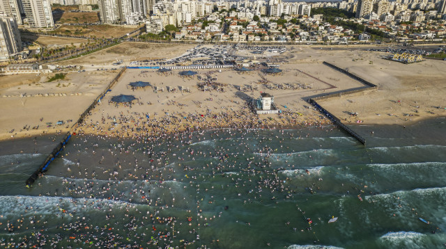חוף אשדוד (צילום: חיים גולדברג פלאש 90)