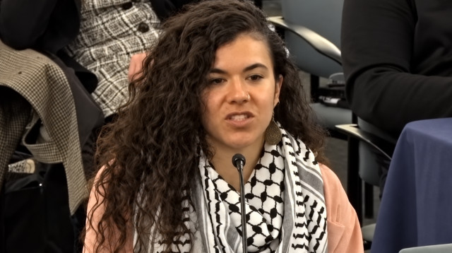 המורה מפילדלפיה (צילום: צילום מסך רשתות חברתיות,בינה מלאכותית ושיפור צילום)