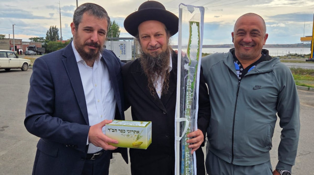 ביקור יונתן קרלינסקי, שגויס לצבא אוקראינה (צילום: הרב שניאור ויגלר)