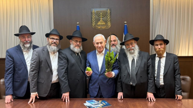 נתניהו ונציגי חב"ד (צילום: חב"ד)