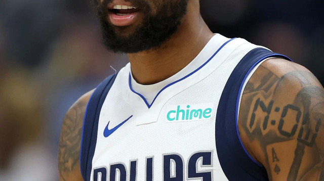 דיאנג'לו ראסל במדי דאלאס (צילום: GettyImages)