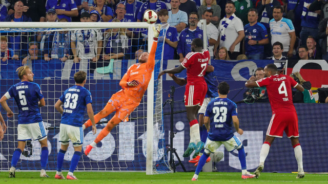 לוריס קאריוס מול באיירן מינכן (צילום: Getty images)