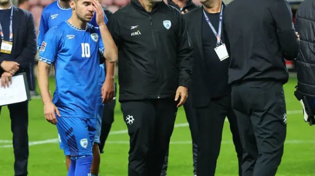 שחקן בנבחרת: "אי אפשר אפילו לתאר במילים מה הרגשנו בהפסקה כשירדנו לחדר ההלבשה" (צילום: אודי ציטיאט)