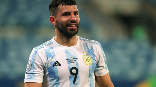 סרחיו אגוארו במדי נבחרת ארגנטינה (צילום: Getty Images Sport)