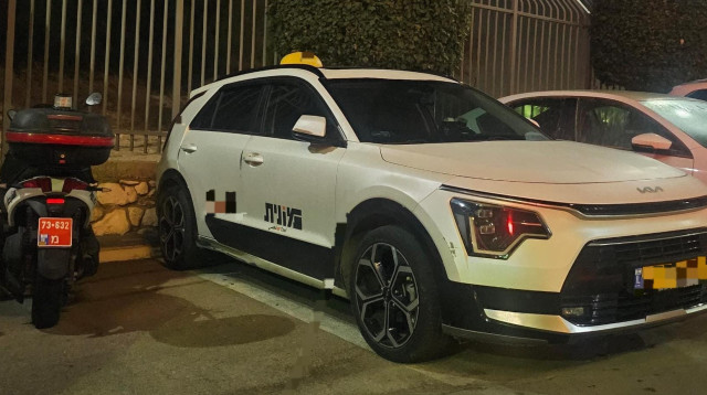 נהג מונית נתפס תחת השפעת סמים (צילום: דוברות המשטרה)