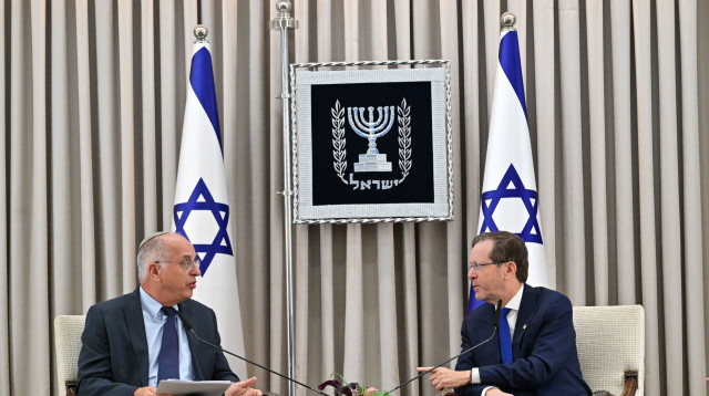 הנשיא הרצוג והשופט נעם סולברג (צילום: דוברות בית הנשיא)