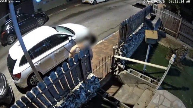 תיעוד התקרית בכפר סבא (צילום: אלון חכמון)
