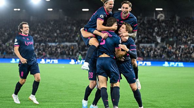 שחקני ויקינג חוגגים שער יתרון מול באיירן מינכן (צילום: CARINA JOHANSEN)
