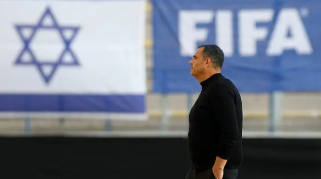 מנחם קורצקי מאמן נבחרת כדורגל הנשים של ישראל (צילום: רויטרס)