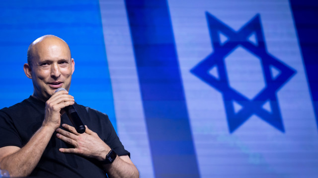 נפתלי בנט בכנס בתל אביב (צילום: מרים אלסטר פלאש 90)
