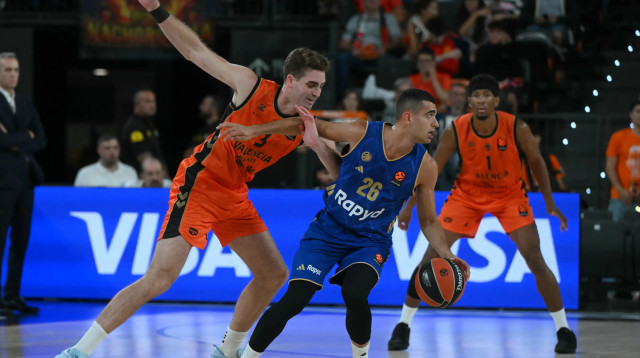 ים מדר שחקן מכבי תל אביב מול ולנסיה (צילום: GettyImages)