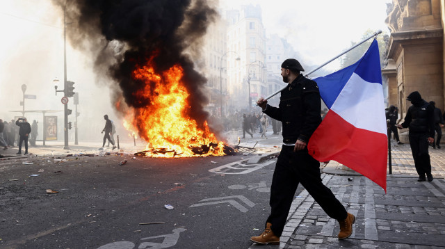 מהומות בצרפת (צילום: REUTERS/Jack Taylor)