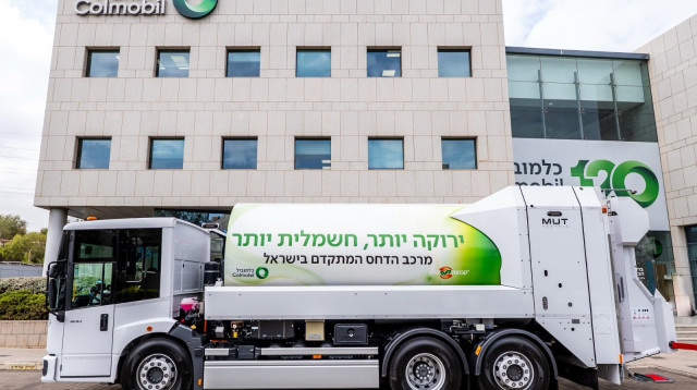 המשאית החדשה  (צילום: גדי סיארה)