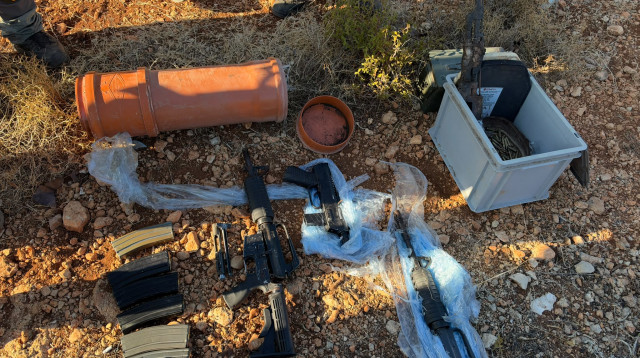 תיעוד האמל"ח שנתפס (צילום: דוברות המשטרה)