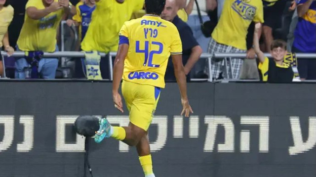 מנצח על החגיגה. דור פרץ (צילום: אודי ציטיאט)