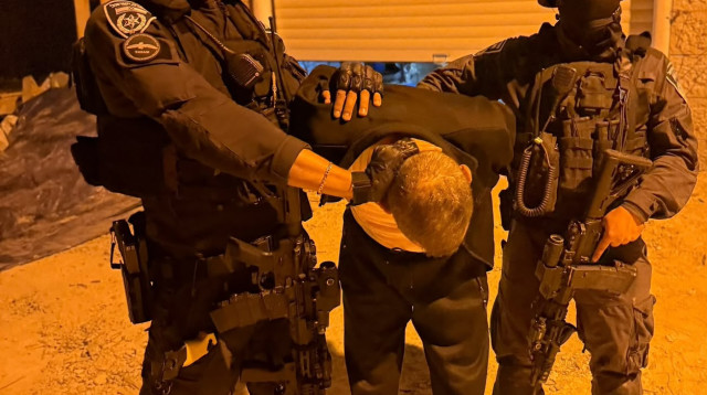 מעצר בחברון (צילום: דוברות המשטרה)