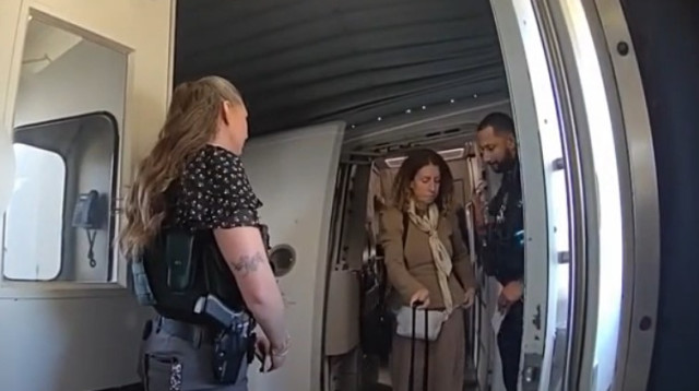 האם נעצרה בנחיתה לאחר שהשאירה 4 ילדים לבד בבית (צילום: רשתות חברתיות, שימוש לפי סעיף 27 א')