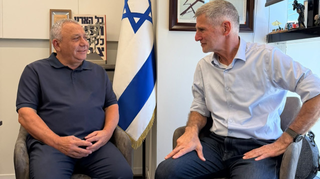 גדי איזנקוט ויאיר גולן (צילום: דוברות)