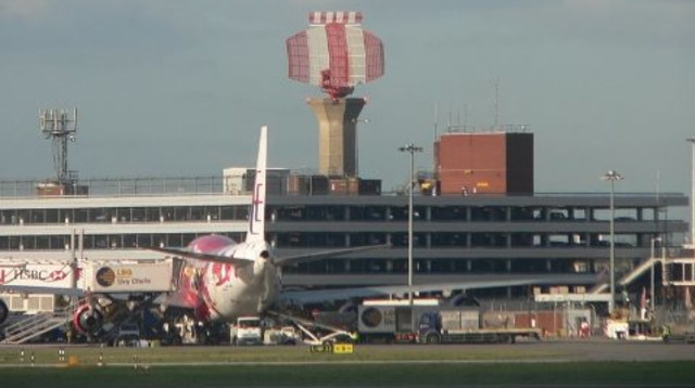 10. שדה התעופה הית'רו בלונדון (צילום:  יוסי צבקר, ויקיפדיה)