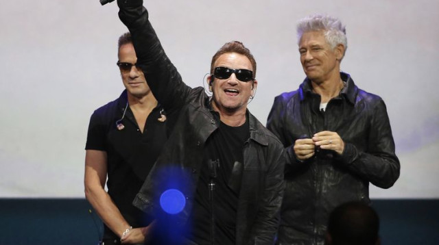 בונו מלהקת U2 (צילום: רויטרס)