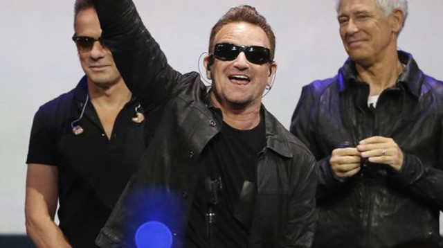 בונו מלהקת U2 (צילום: רויטרס)