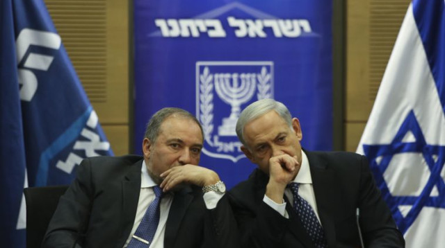 ראש הממשלה בנימין נתניהו ושר החוץ אביגדור ליברמן (צילום: יונתן סינדל, פלאש 90)
