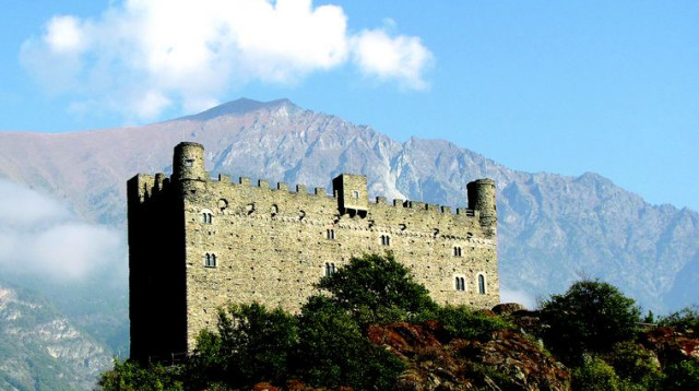 טירת אוסל בעמק אאוסטה (צילום: תלמה אדמון)