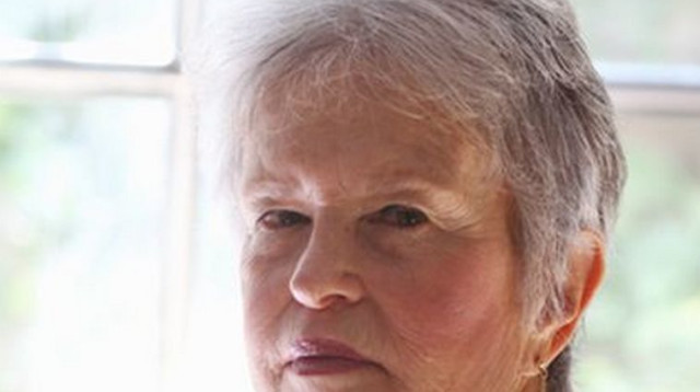 המשוררת חמוטל בר יוסף (צילום: מירי צחי)