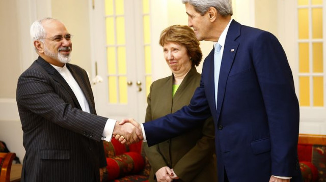 ג'ון קרי, קת'רין אשטון ומחמוד ג'אווד זריף (צילום: רויטרס)