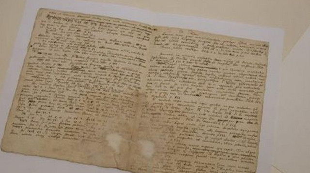 כתב היד של אייזק ניוטון (צילום: מתוך התערוכה "כלי אל כלי")