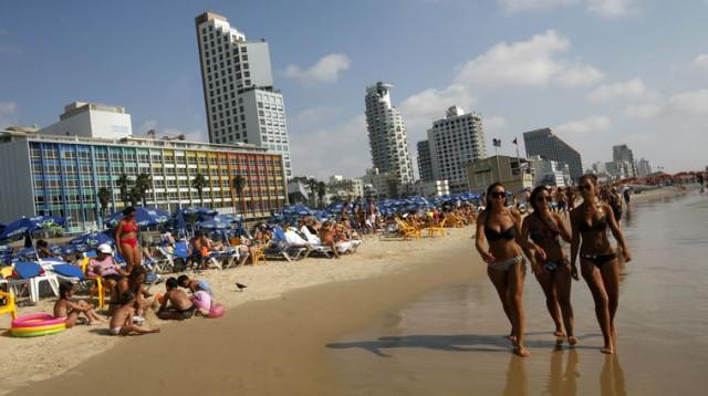 חוף הים של תל אביב (צילום: מרים אלסטר, פלאש 90)