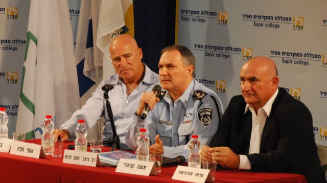 יוחנן דנינו מפכ"ל המשטרה במכללת ספיר (צילום: באדיבות מכללת ספיר)