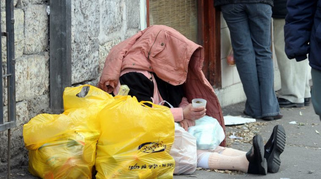 עוני בישראל הומלסים קבצנים (צילום: מרק ישראל סלם)