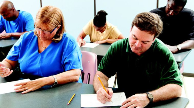 סטודנטים באוניברסיטה (צילום: אינגאימג)