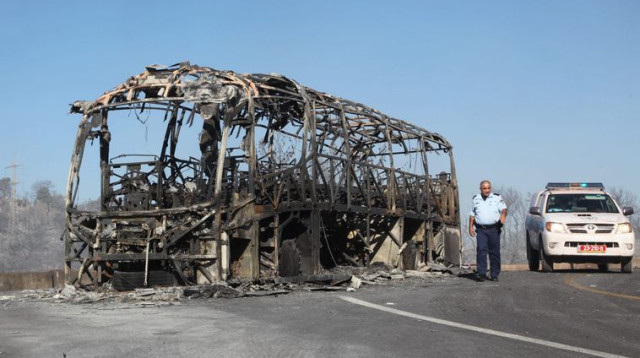 אוטובוס שרוף אסון הכרמל (צילום: אלכס קולומויסקי, פלאש 90)