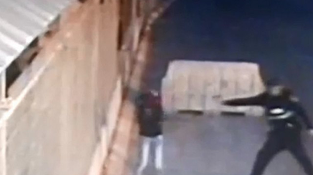 ניסיון הפיגוע במחסום קלנדיה (צילום: דוברות המשטרה)