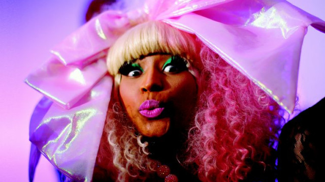 בובת פלסטיק מופלאה. ניקי מינאז' באחד מגלגוליה (צילום: רויטרס)