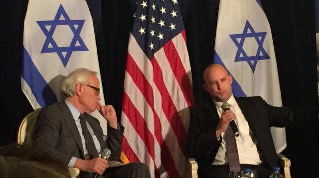 נפתלי בנט עם מרטין אינדיק (צילום: Peter Halmagyi)