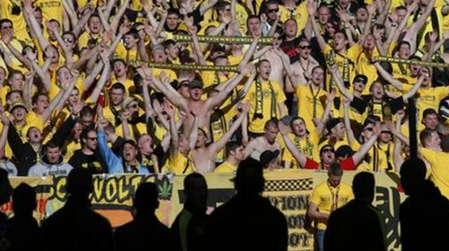 אוהדי דורטמונד  (צילום: רויטרס)